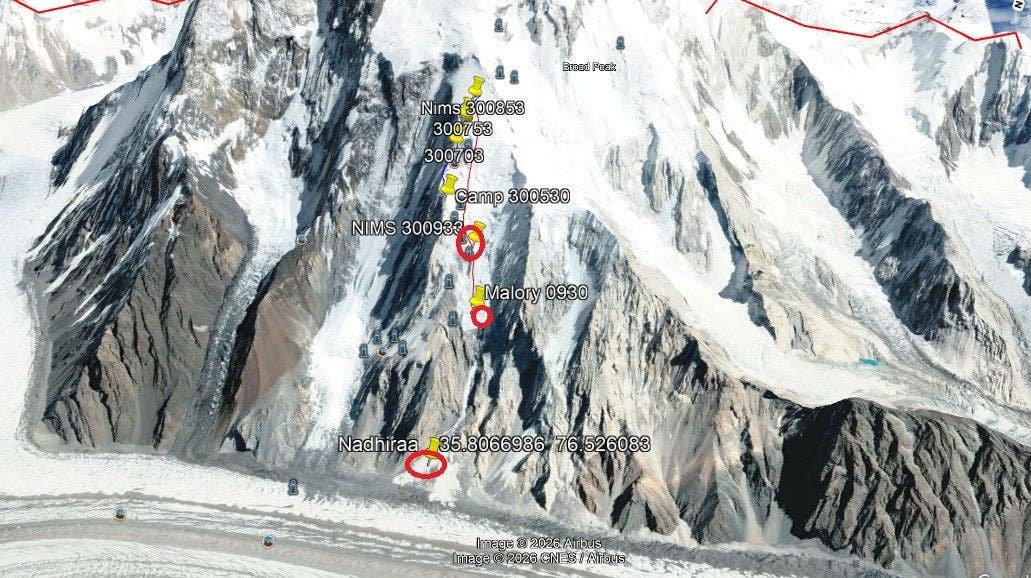 Helicopter rescue preparation for Broad Peak mission