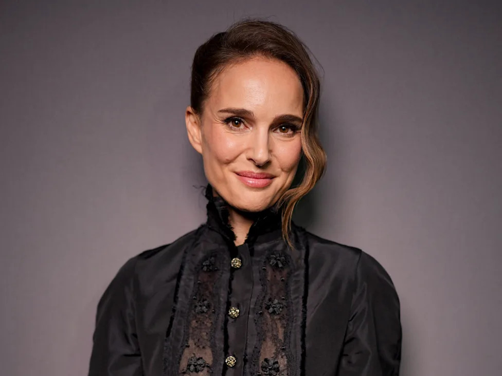 Pregnant Natalie Portman gives rare glimpse at bare baby bump: ‘Counting down the days’