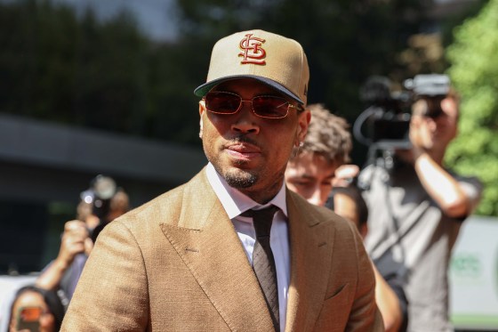 Singer Chris Brown pleads guilty to brawling at a London nightclub
