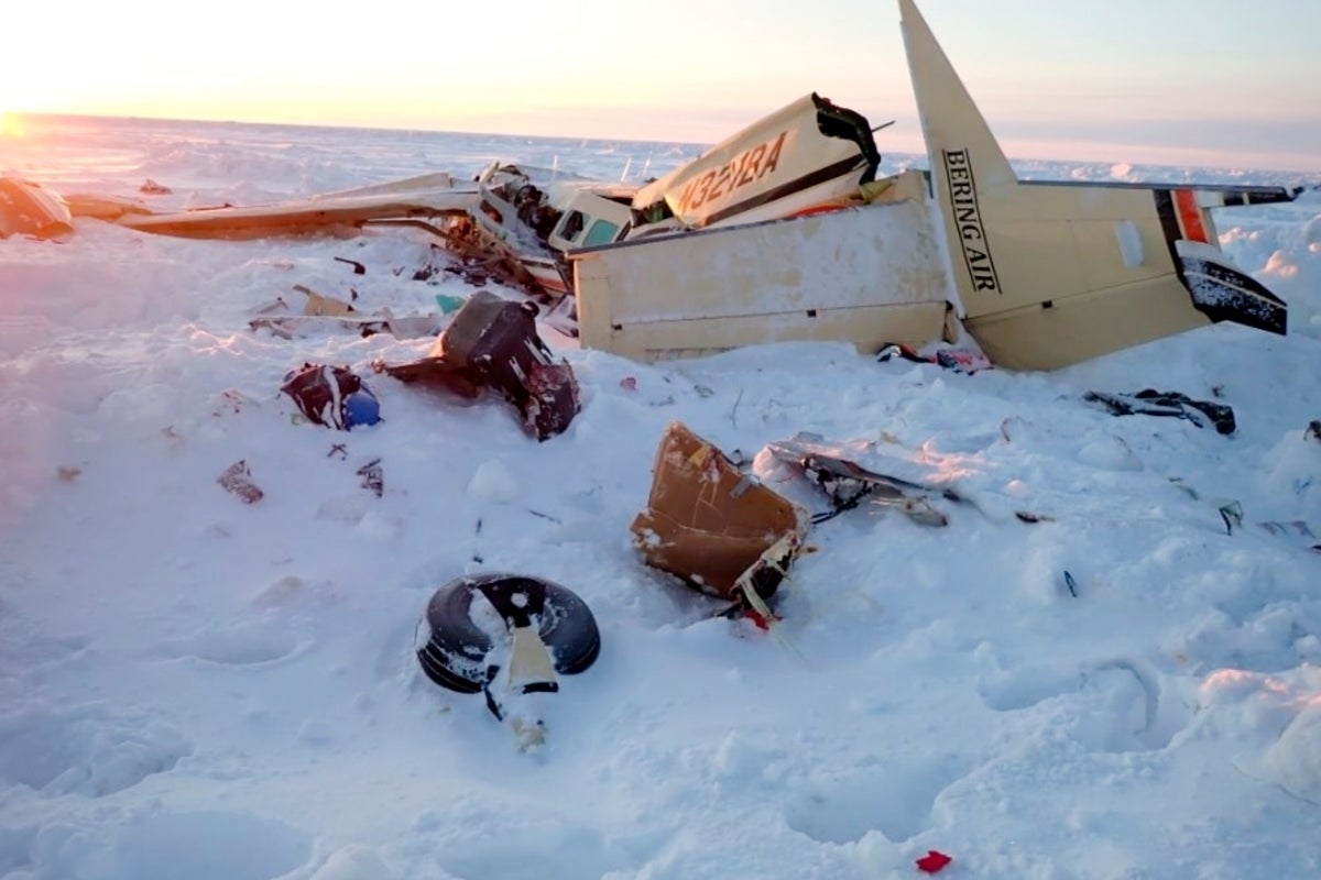 Probe cites history of overweight flights, inadequate oversight in crash that killed 10 off Alaska