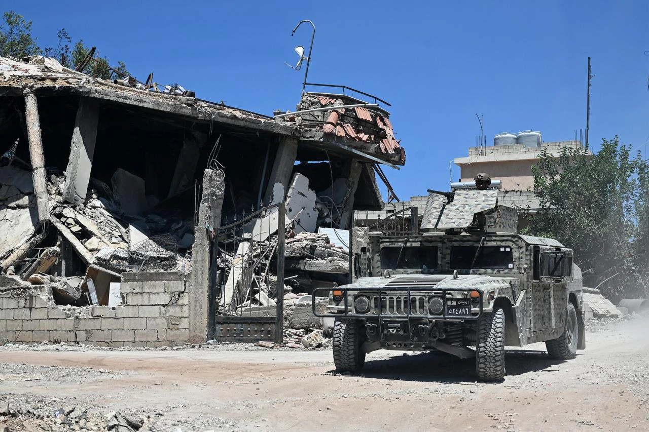 IDF troops destroying Hezbollah underground command post in Hadatha