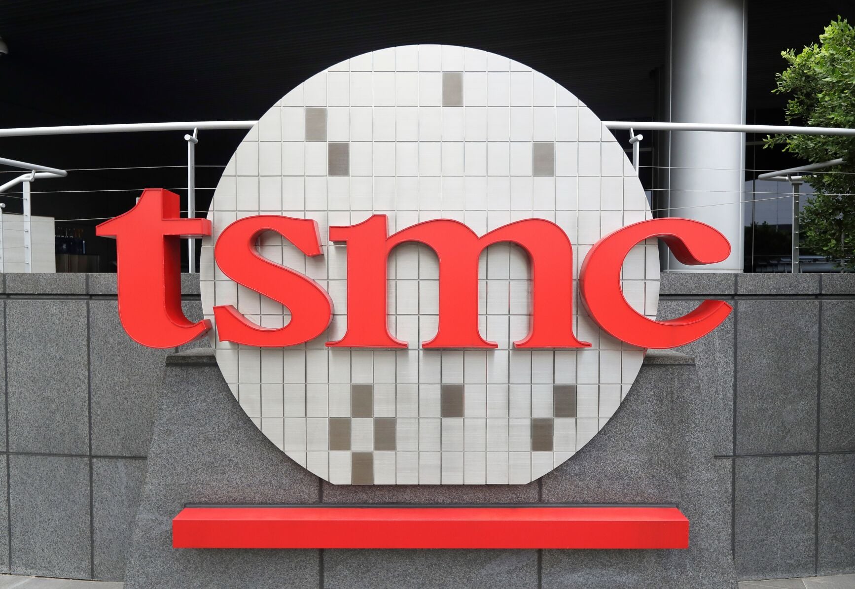 Taiwan computer chipmaker TSMC pledges another $100 billion to expand US chipmaking capacity