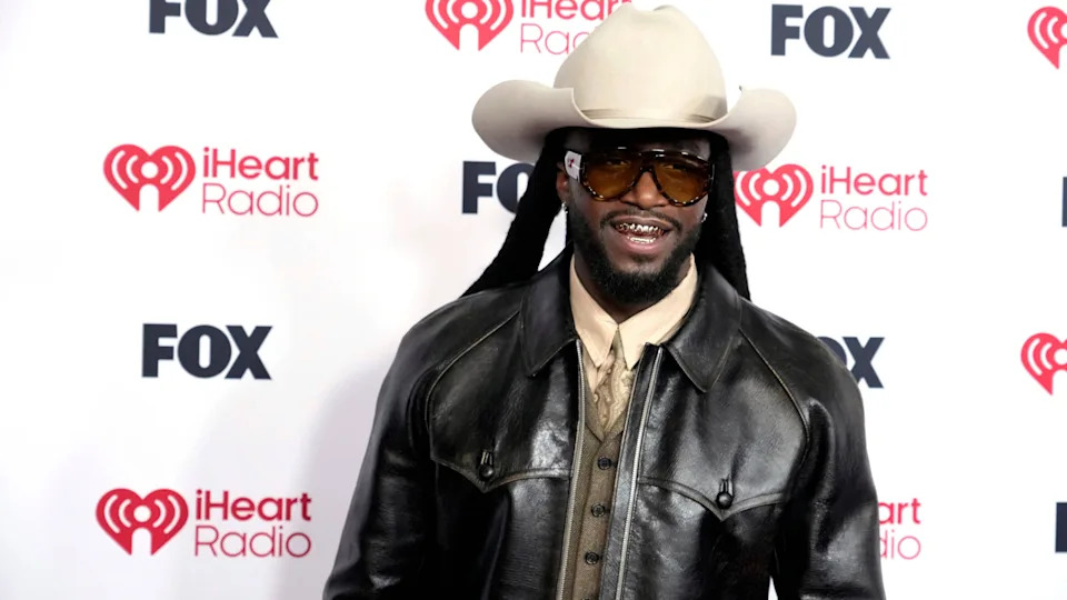 Ciara Miller is Shaboozey’s leather-clad cowgirl on ‘The Tonight Show’
