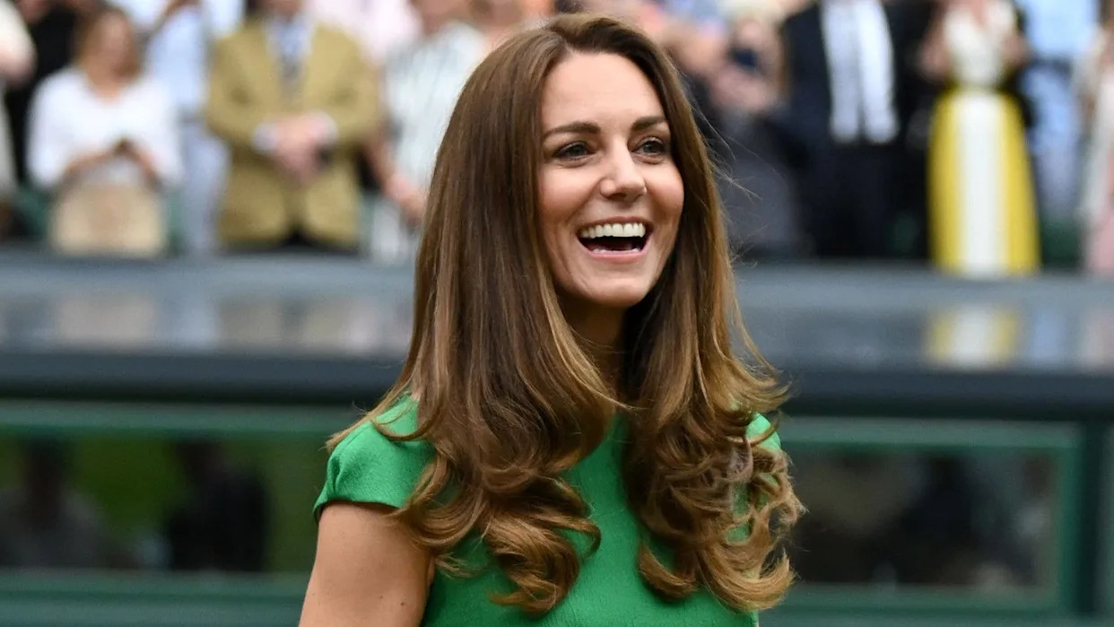Princess Kate returns to Wimbledon and greets tennis fans lining up in the Queue