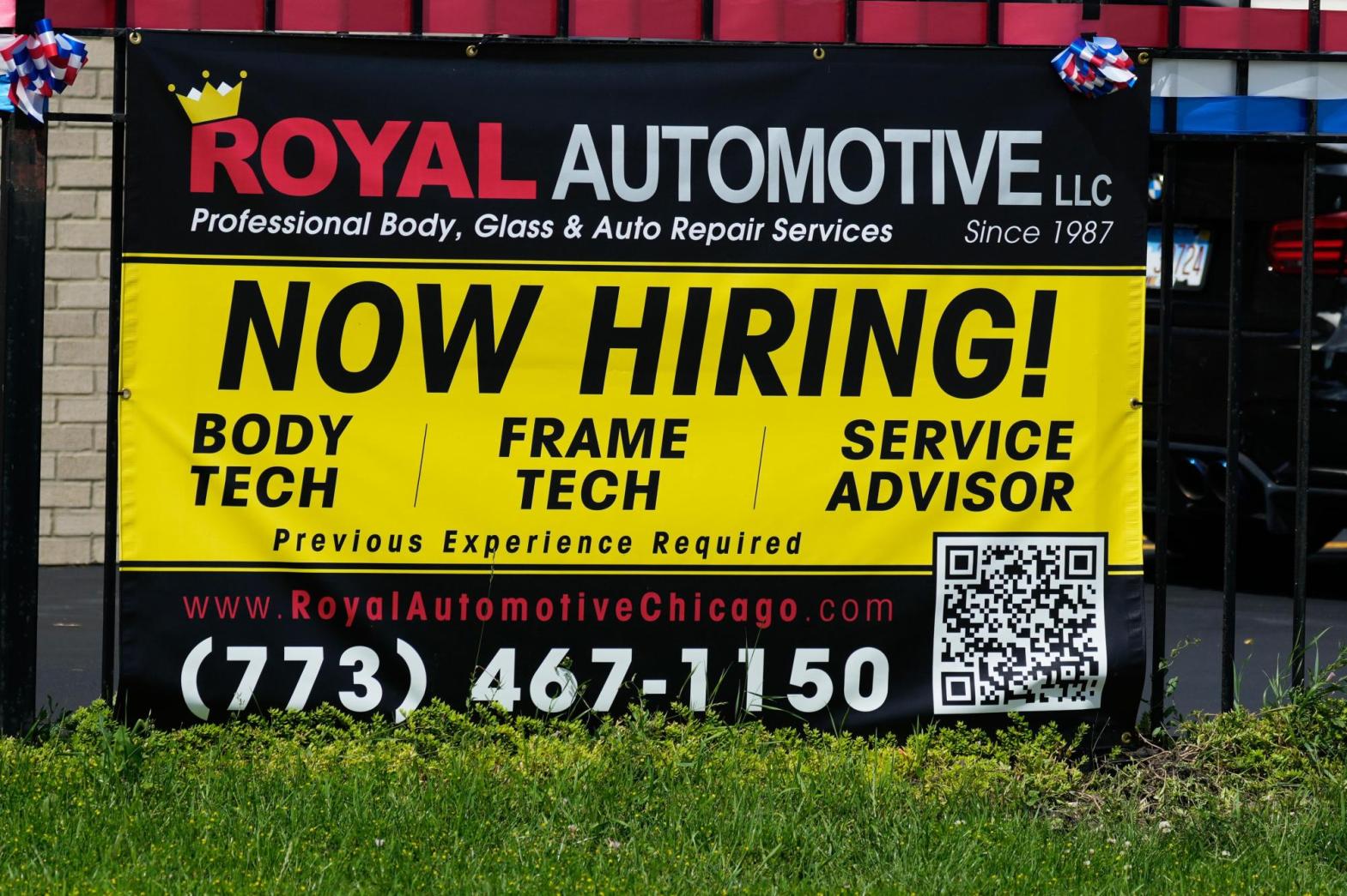 US filings for unemployment aid fall to 187,000 last week, fewest since 1969