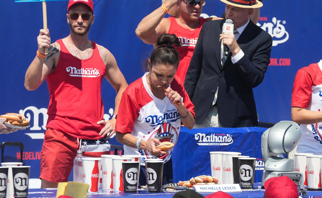 Hot dog eating champs seek to repeat in Nathan’s Famous contest
