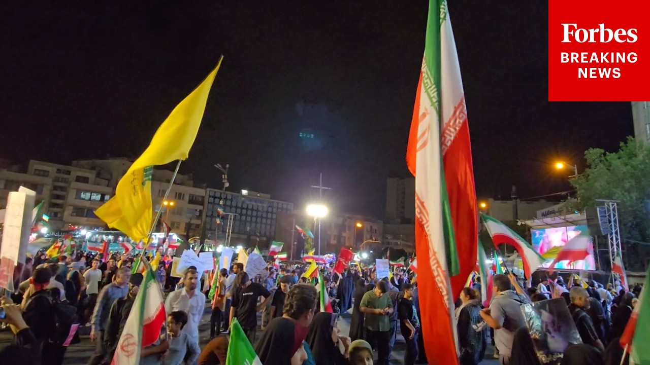Azadi Sq + Enghelab Sq At the SAME time. This is unprecedented. Tehran has never seen this many people packed at Enghelab Sq & Azadi Sq… at the SAME time. (posted on X by Arya Yadeghaar (Backup))