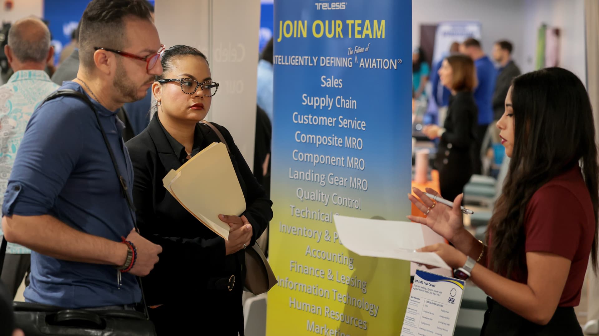 America In Focus: consumers still gloomy about economy; US hiring falls in June