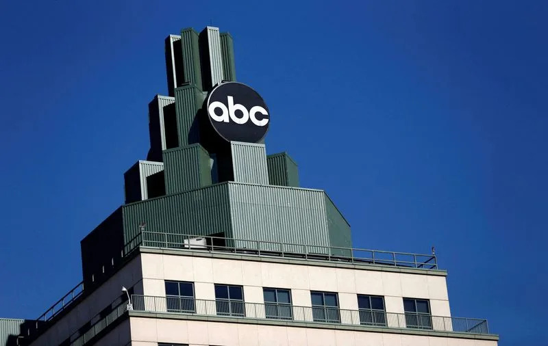 Former FCC officials who filed in support of ABC stations