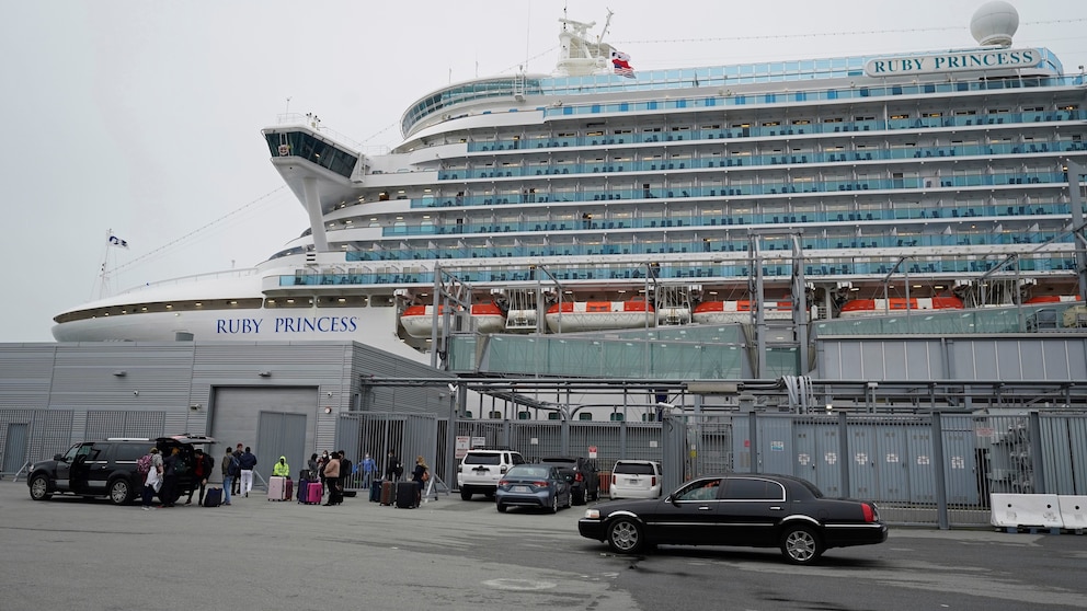 125 passengers and crew hit with highly contagious stomach virus on cruise from San Francisco