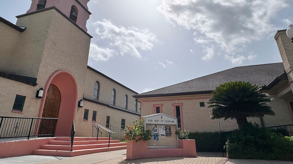 Nun who was detained by ICE while walking to Mass in Texas says many are in her situation