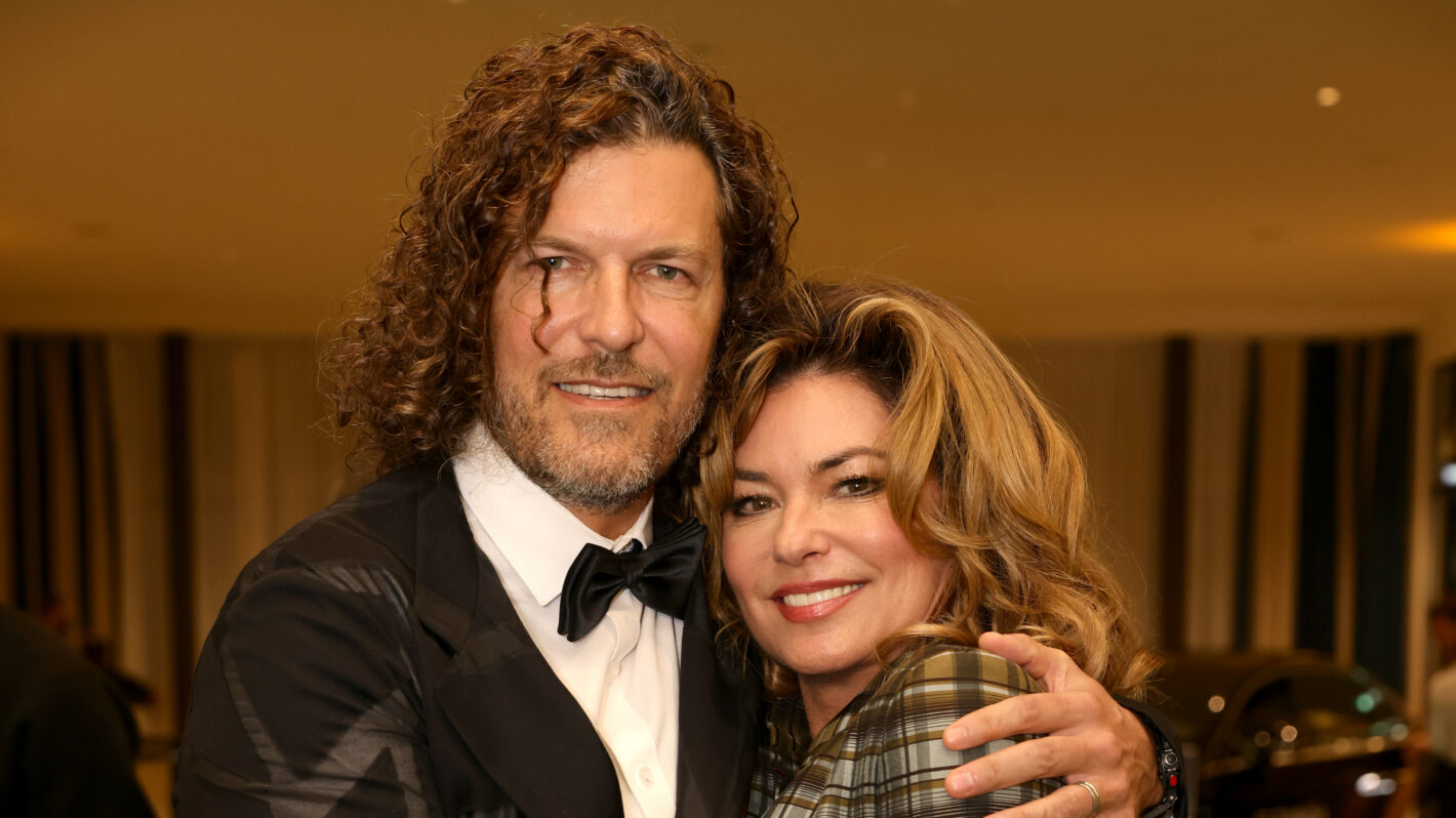 Shania Twain discusses her marriage at a media appearance