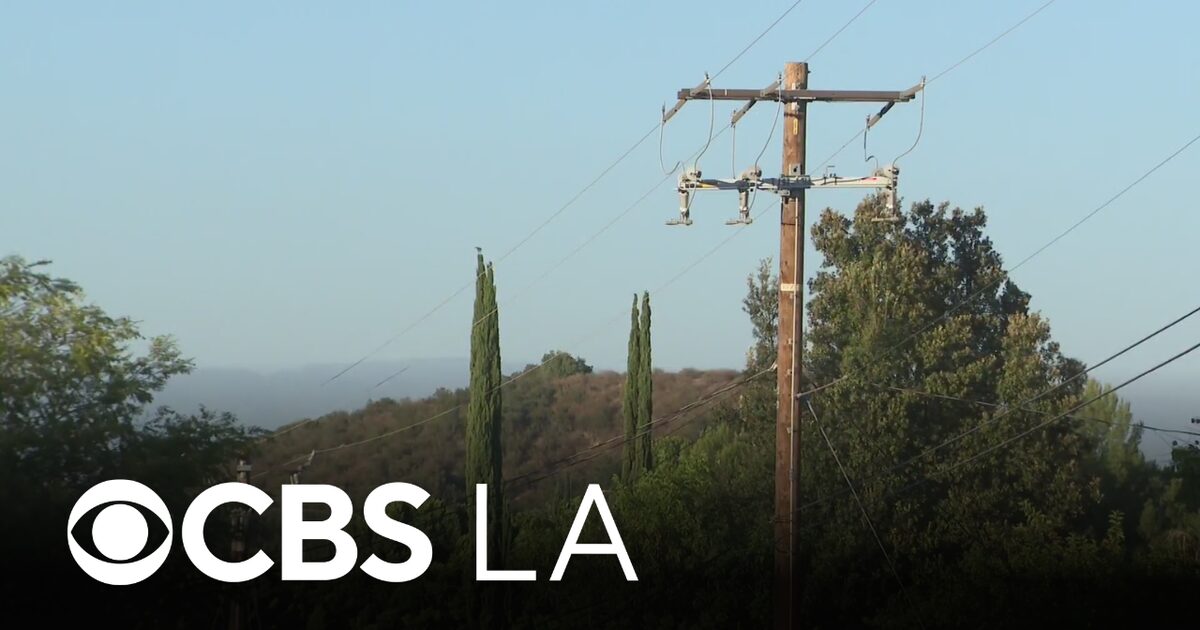 Mayor James Bozajian of Calabasas discussing the power outage situation