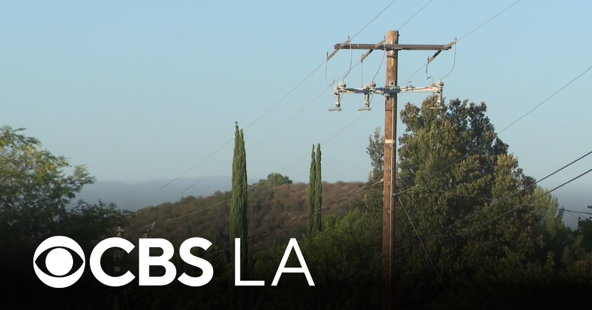 Mayor James Bozajian of Calabasas discussing the power outage situation