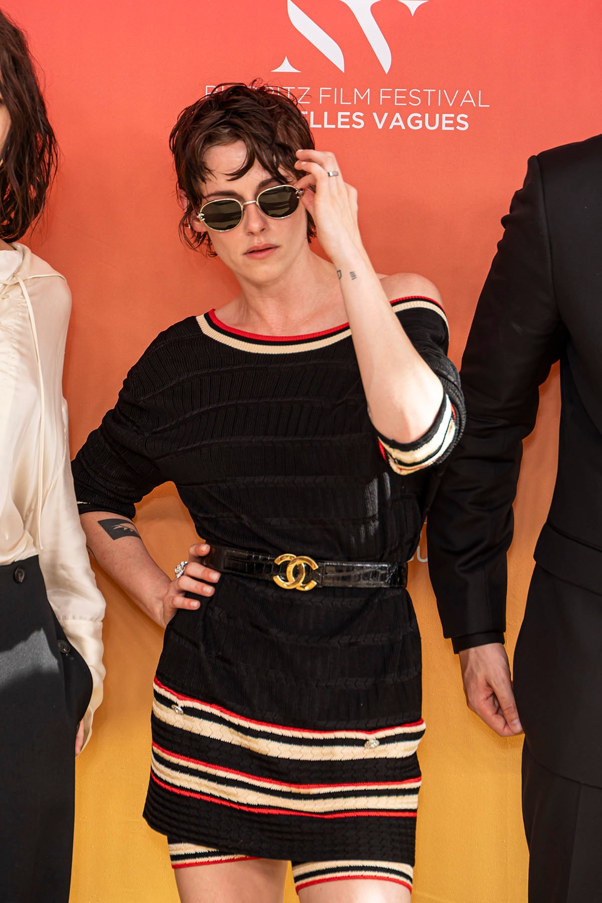 Kristen Stewart is wearing short shorts on the red carpet again