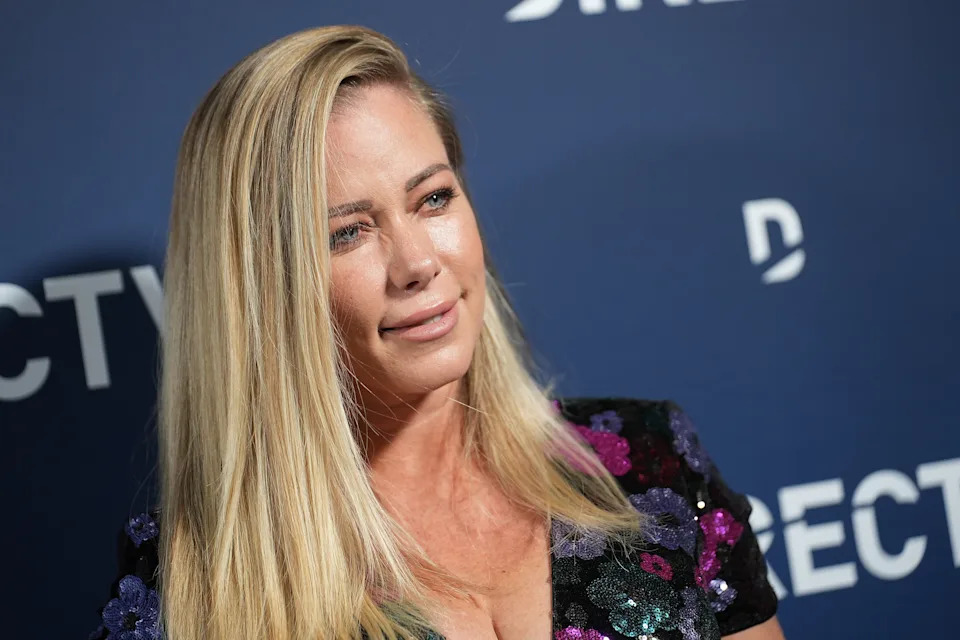 Kendra Wilkinson, single mother and real estate agent
