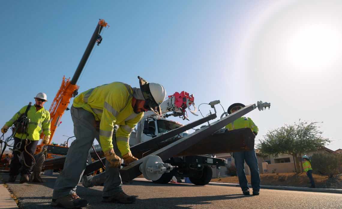 Superrich California enclave furious over energy giant’s planned power outage during scorching heatwave