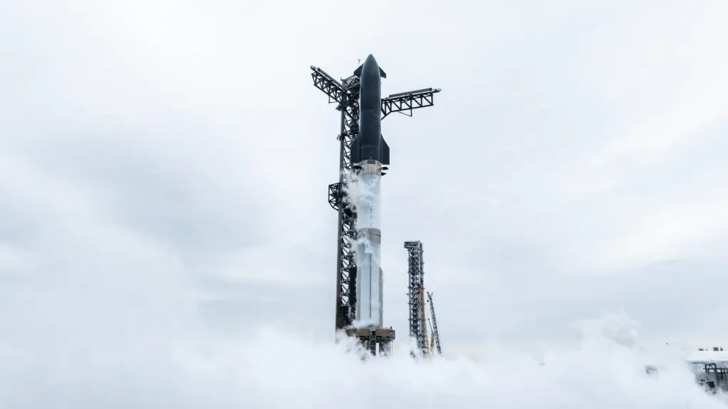 SpaceX launches Starship on another test flight, this time with the most advanced Starlinks