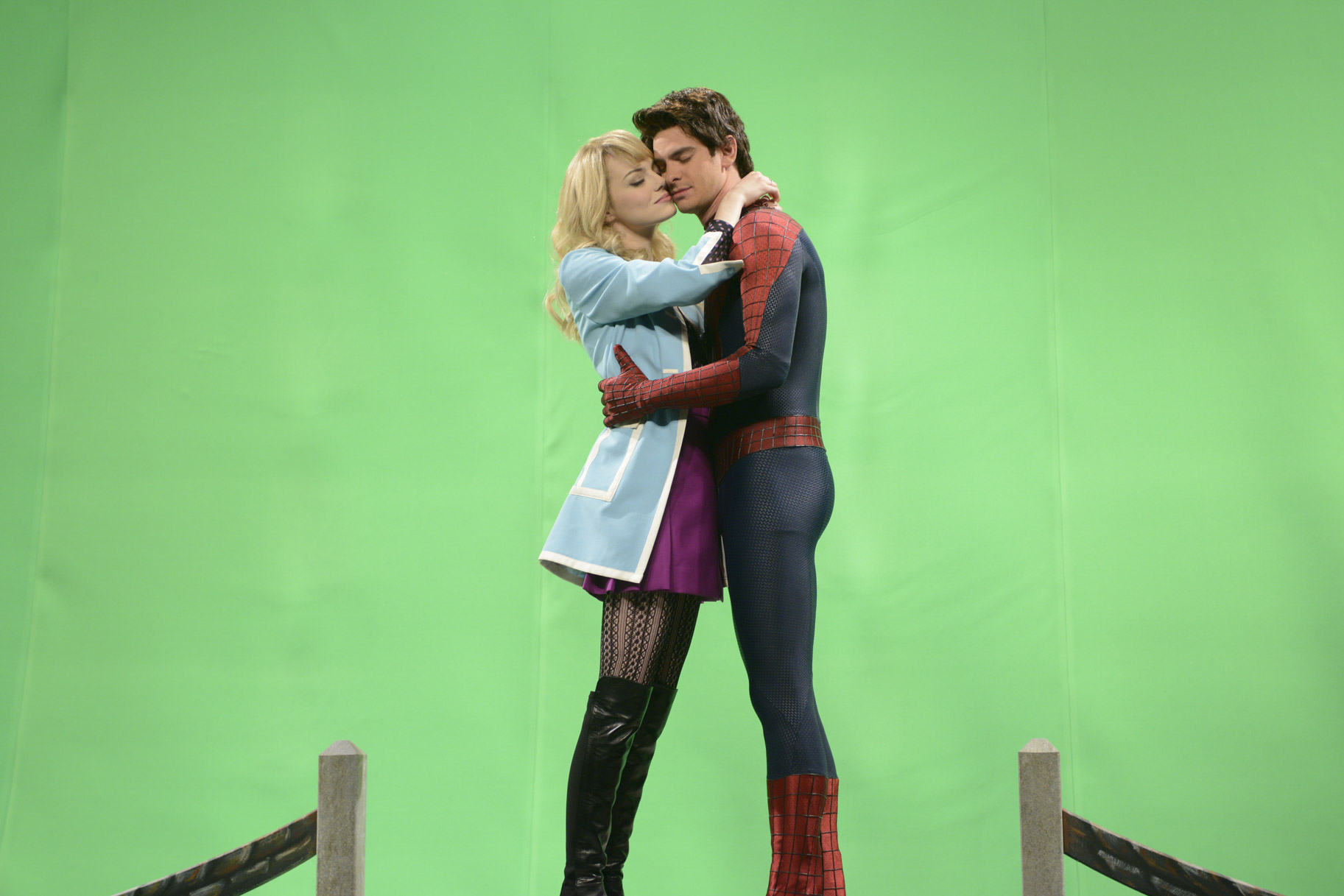Emma Stone and Andrew Garfield embracing in Saturday Night Live Season 39 Episode 19.