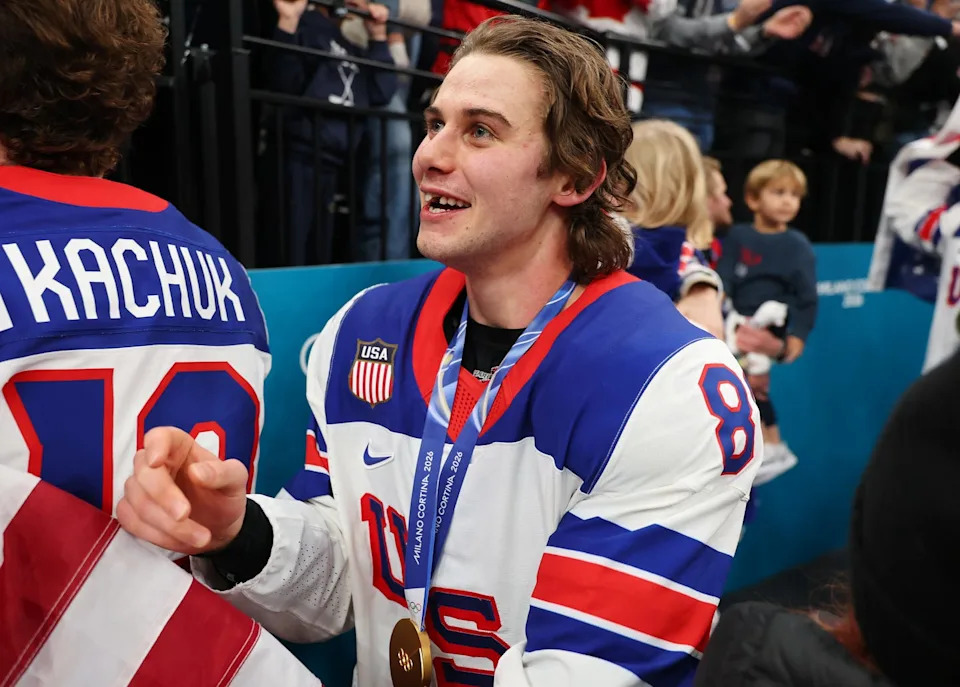 Tate McRae, Canadian singer who dated hockey player Jack Hughes in 2026