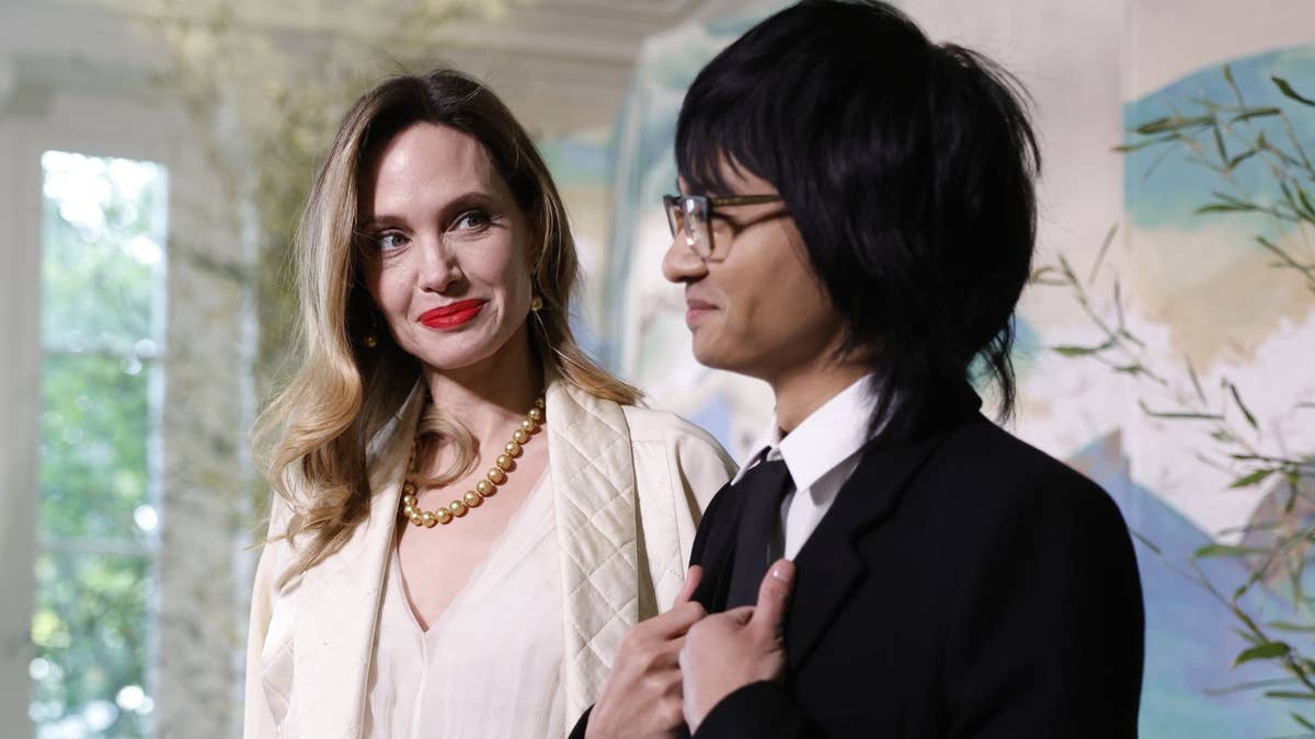 Brad Pitt and Angelina Jolie’s daughter Vivienne takes out newspaper ad to officially drop dad’s last name