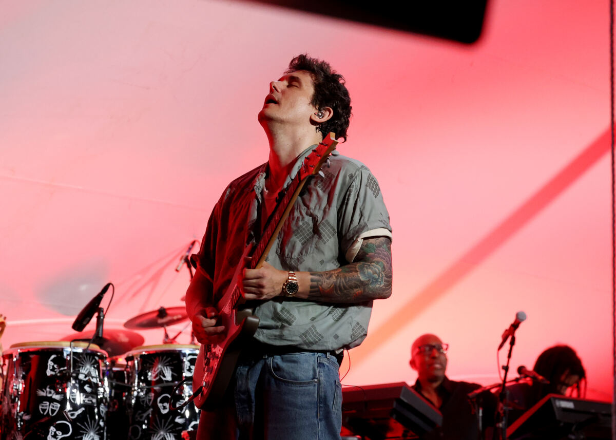 John Mayer salutes Dolly Parton with a guitar solo at starry Hamptons show