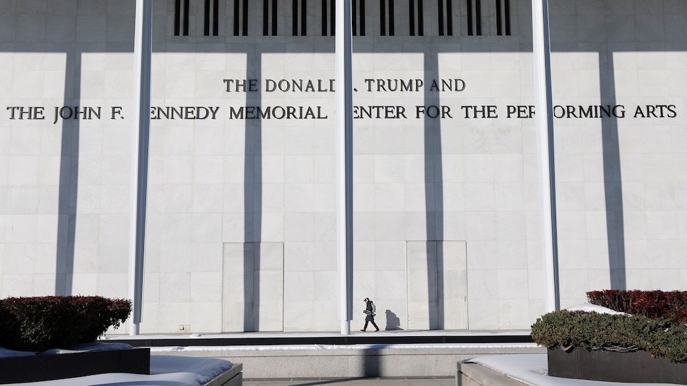 Kennedy Center board creates ‘Trump Plaza’ and plans to add prez’s name back to building