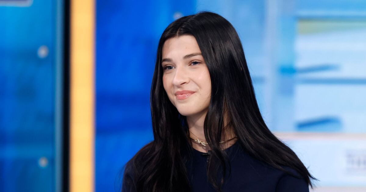 ‘Nepo baby’ Phoebe Gates spotted hopping off helicopter in NYC days after Phia ‘cookie stuffing’ scandal