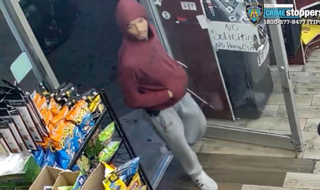 Violent NYC parolee fatally gunned down wings restaurant worker, then killed deli customer in heists 48 hours apart: cops
