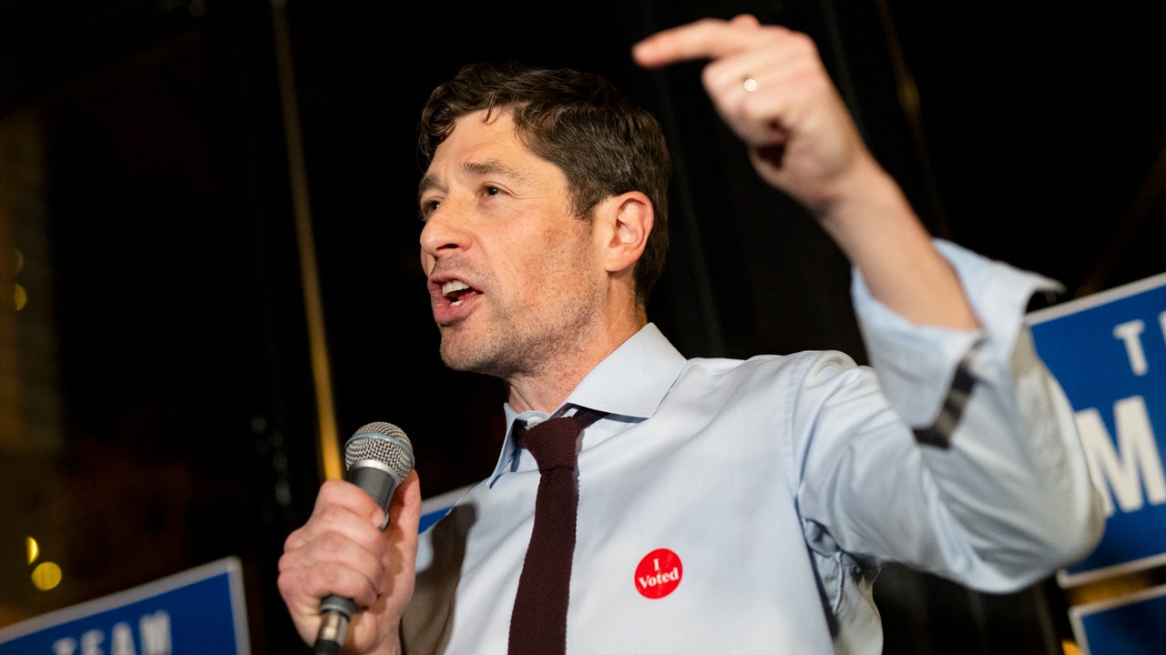 Minneapolis Mayor Jacob Frey busts out painfully humiliating moves at Black Entrepreneur State Fair: ‘Brutal for real’