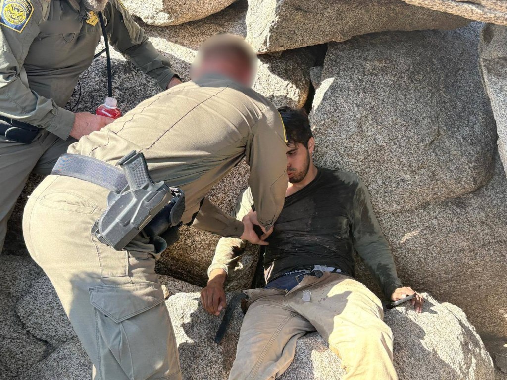 Illegal migrant gets stranded in California desert after crossing Mexico border