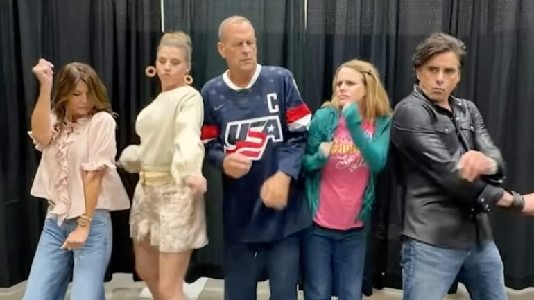 Dave Coulier reunites with ‘Full House’ cast 6 months after announcing cancer remission