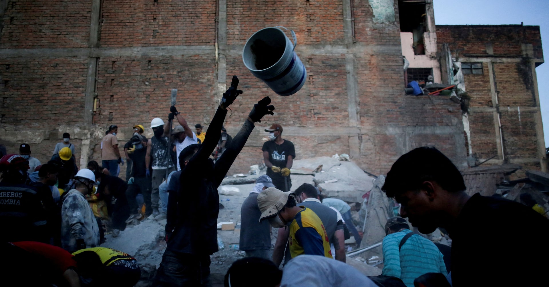 Astonishing video shows baby rescued from rubble as Colombian quake toll tops 250