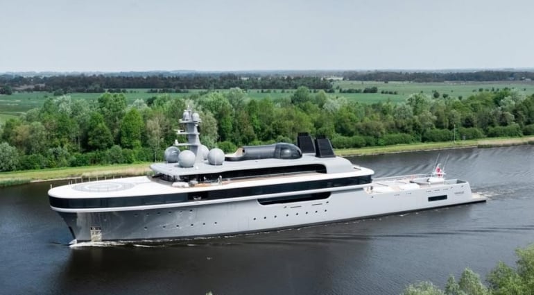$350M superyacht, one of world’s largest, sparks mystery as its spotted cruising Hawaii