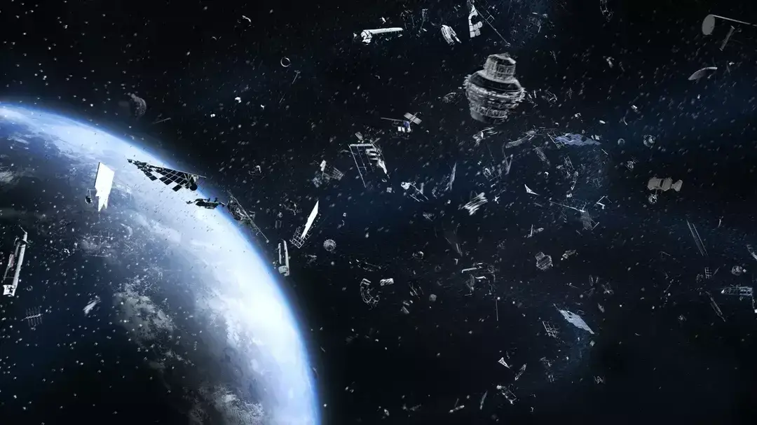 Brits fear 'alien invasion' after spotting strange string of lights flying through sky