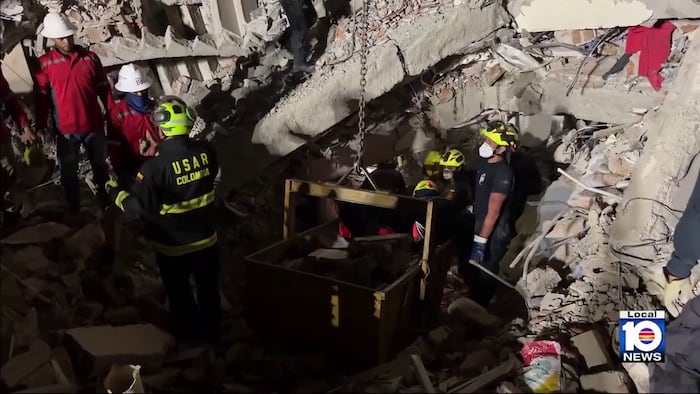 Heartwarming moment girl, 6, donates her piggy bank for Colombian earthquake victims: video