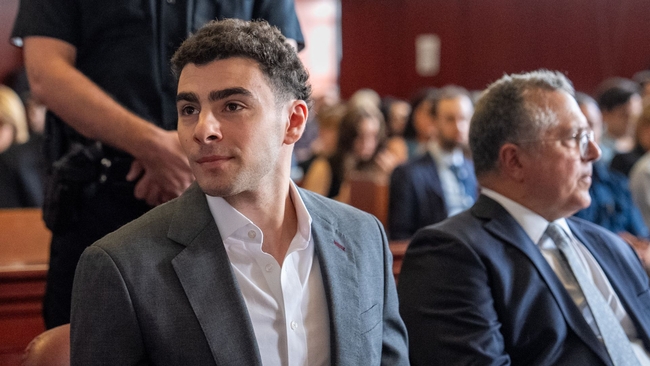 Surprise hearing scheduled in Luigi Mangione’s case — sparking speculation of plea deal