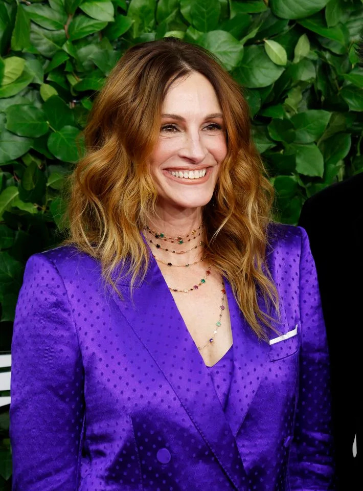 Julia Roberts has a ‘Pretty Woman’ moment in polka dots at niece Emma Roberts’ wedding