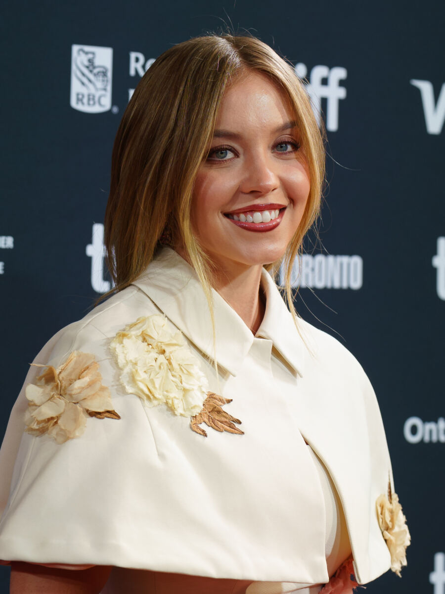 Sydney Sweeney rocks barely-there Wonder Woman costume as boyfriend Scooter Braun plays Superman