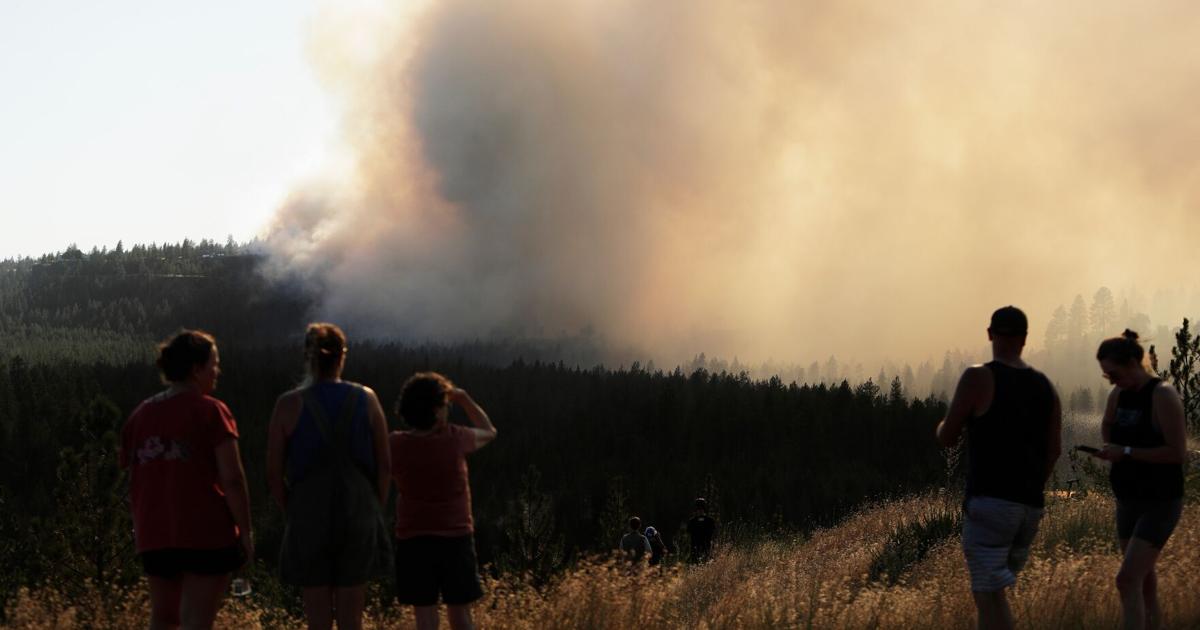 Wind-driven wildfire prompts evacuations in eastern Washington