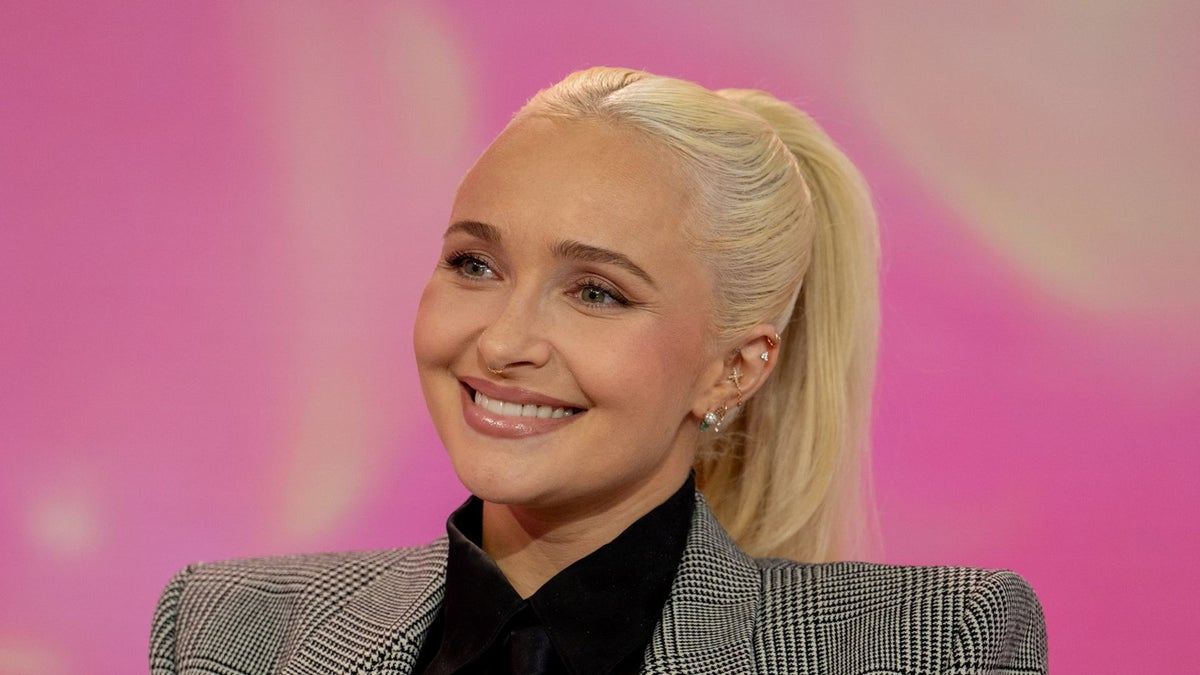 Cops seen arriving to Hayden Panettiere’s boyfriend Brian Hickerson’s family home days after actress’ death