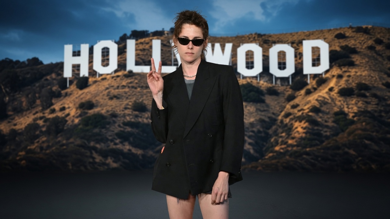 Kristen Stewart Brings Back Her Daring Red Carpet Short Shorts