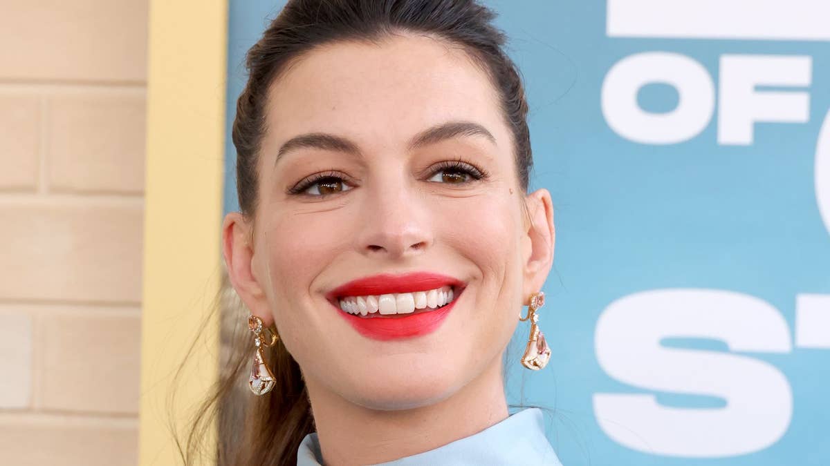 Anne Hathaway, the actress starring in The End of Oak Street