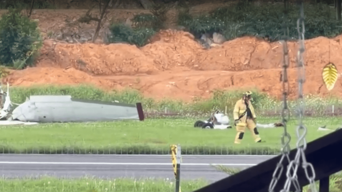 1 dead, 2 injured after Pennsylvania State Police helicopter, plane collide midair near Carlisle Airport