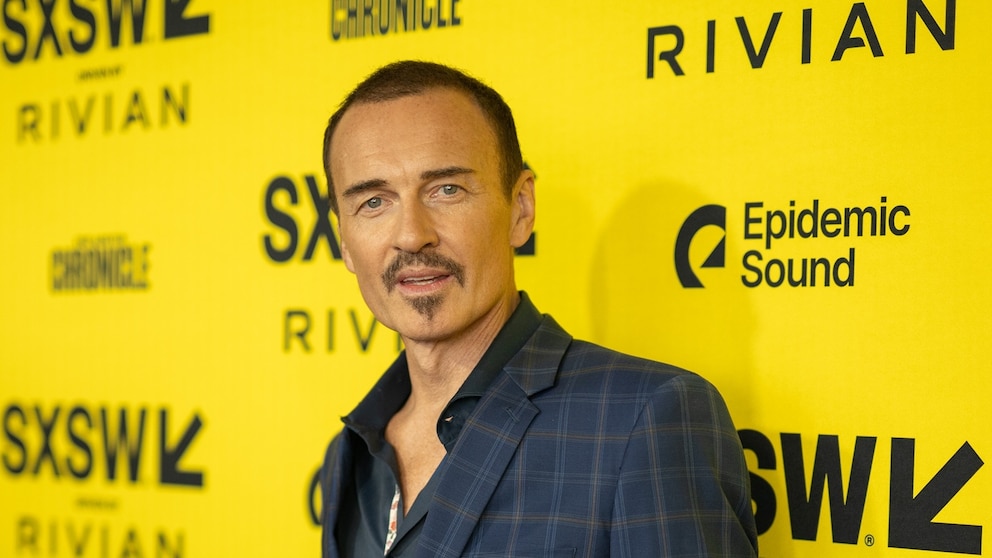 Rosie O’Donnell reveals late ‘Nip/Tuck’ co-star Julian McMahon’s 2-word reaction to their one and only intimate scene