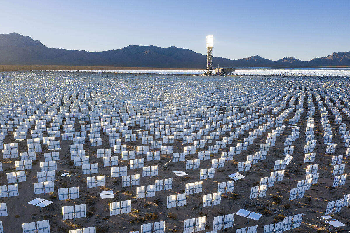 Failed $2.2 billion California solar farm forced to close is now defying Trump after reopening