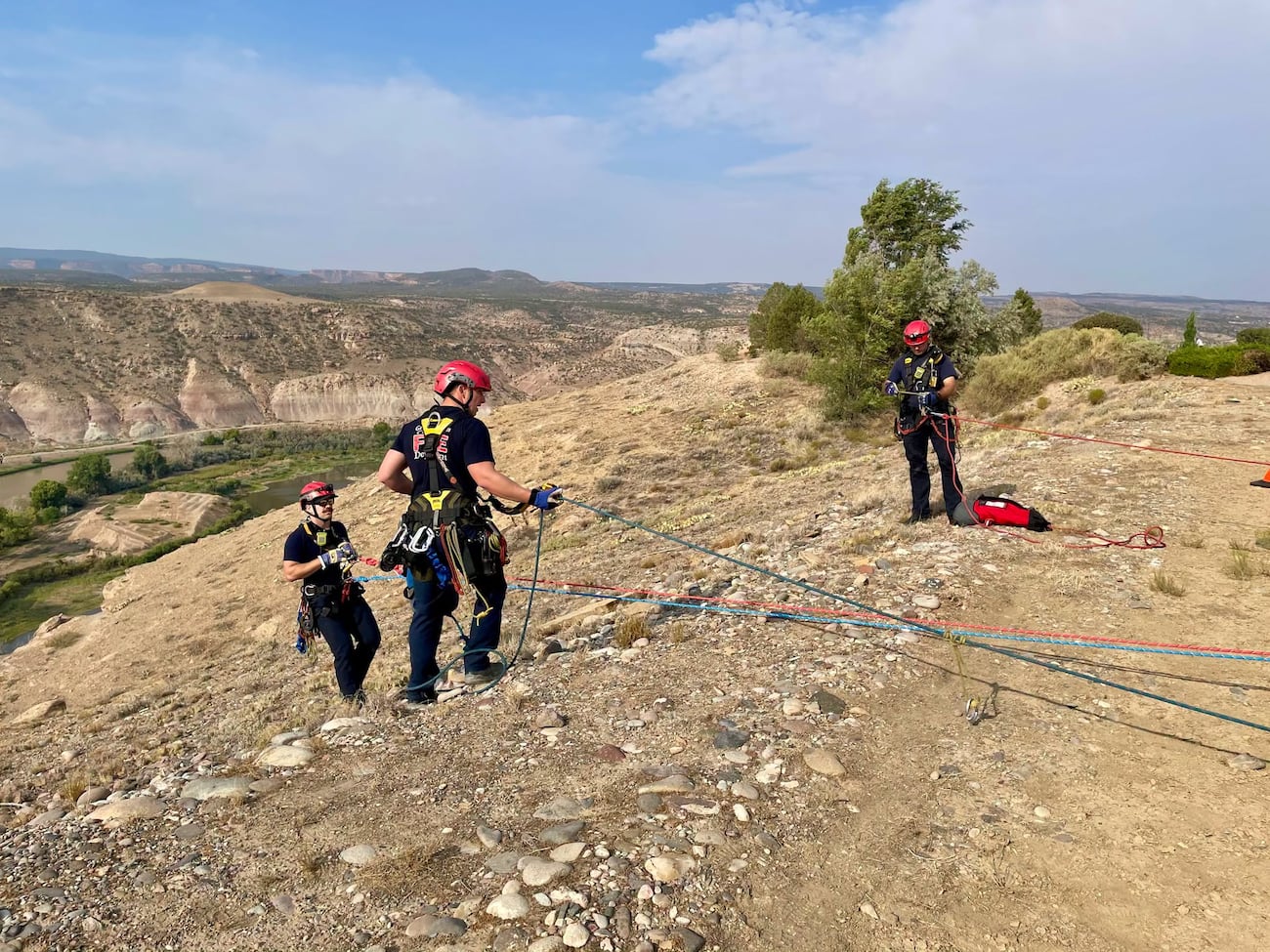 5 teens die after car plunges off steep Colorado cliff