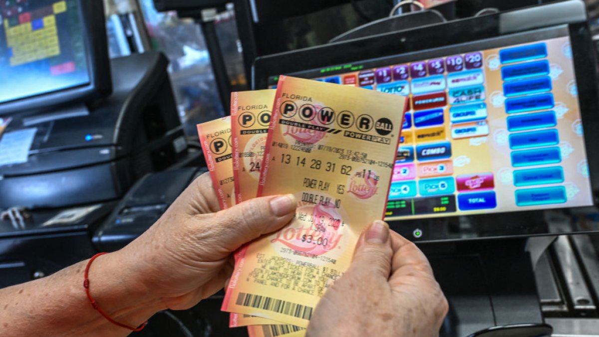 Undocumented immigrant claims US uncle ran off with $2M lottery prize