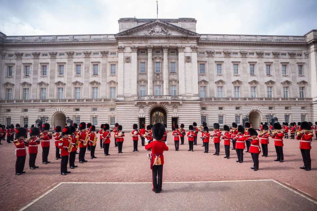 Dolly Parton honored by royal family in moving Buckingham Palace tribute