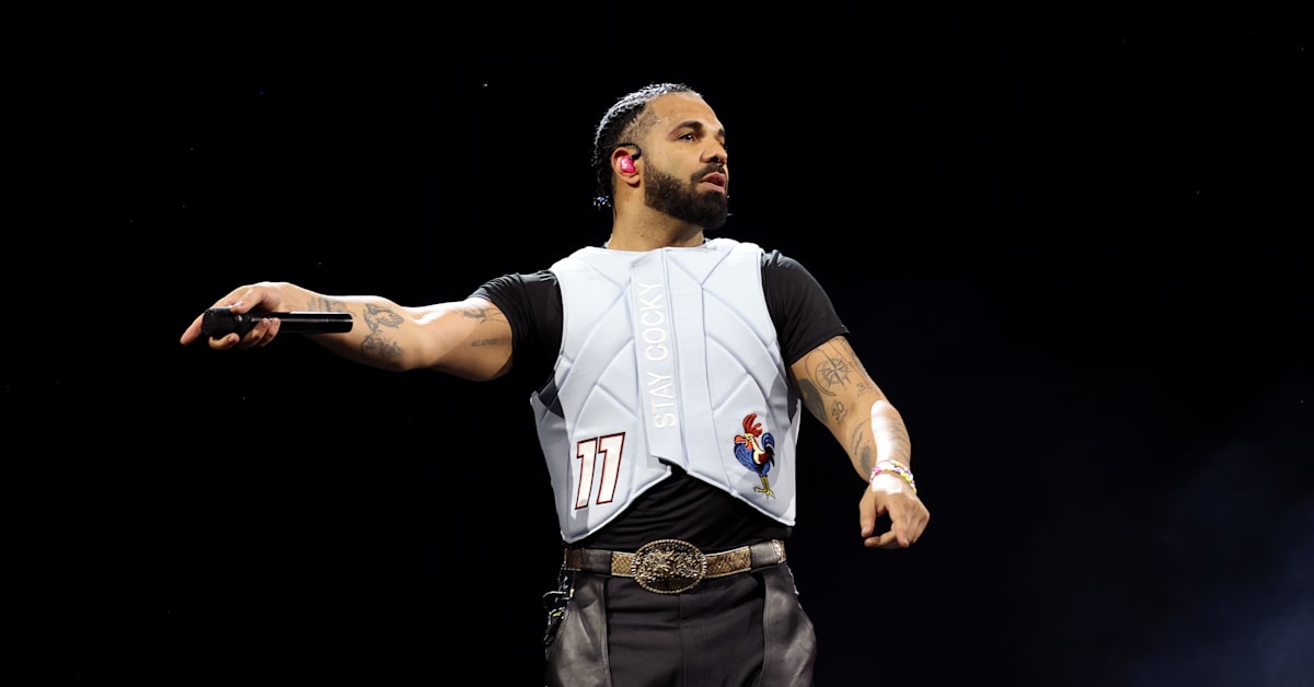 Drake 'rents out entire castle' for a date night with 'Goth Baddie' who made him bark